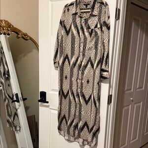 Banana Republic Black and Cream Geometric Long Sleeve Dress